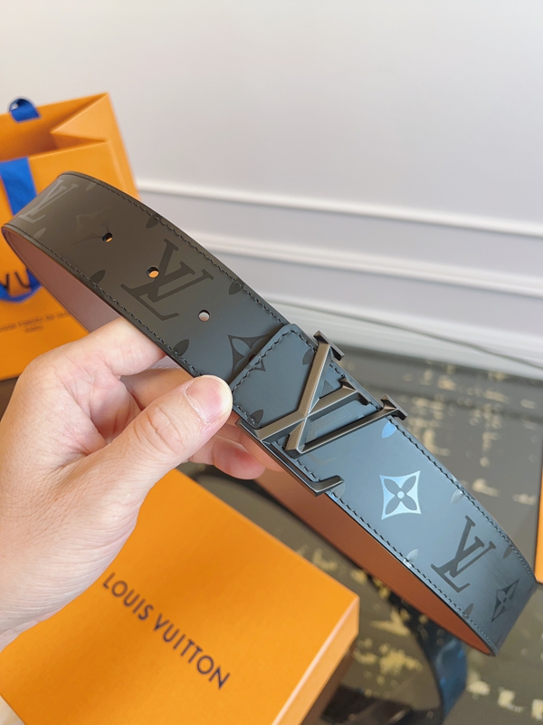 ルイヴィトンベルト正面デザイン